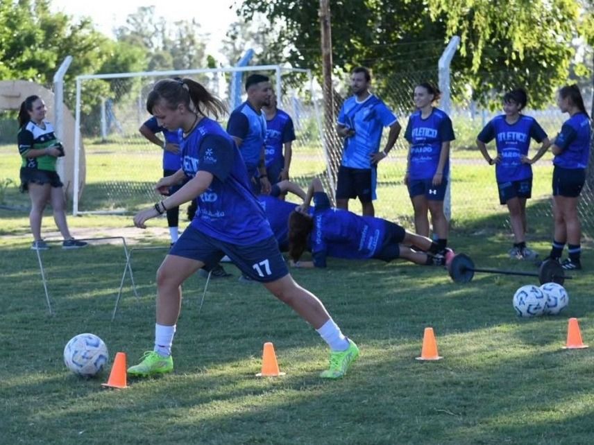 Las Cremosas en plena pretemporada de cara al inicio del torneo de la Primera B Femenina de AFA. Foto:Prensa AR