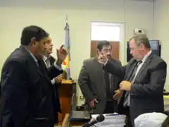 Pidieron penas de ocho a cinco años para el trío acusado de someter sexualmente a una joven discapacitada