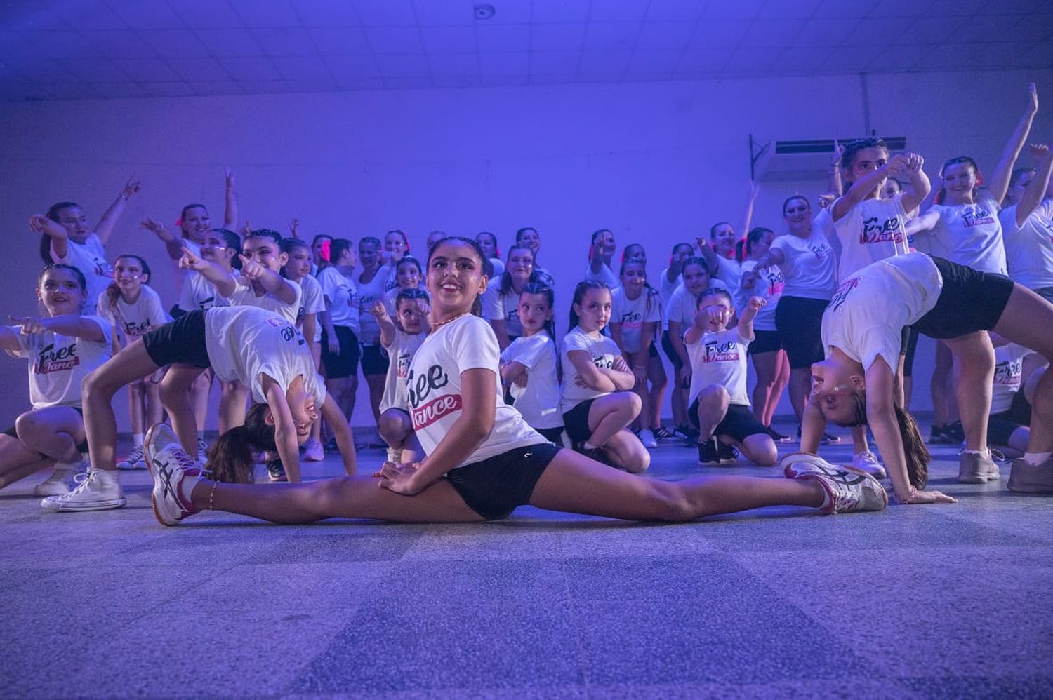 Pueden participar de la escuela de baile niños y adolescentes.