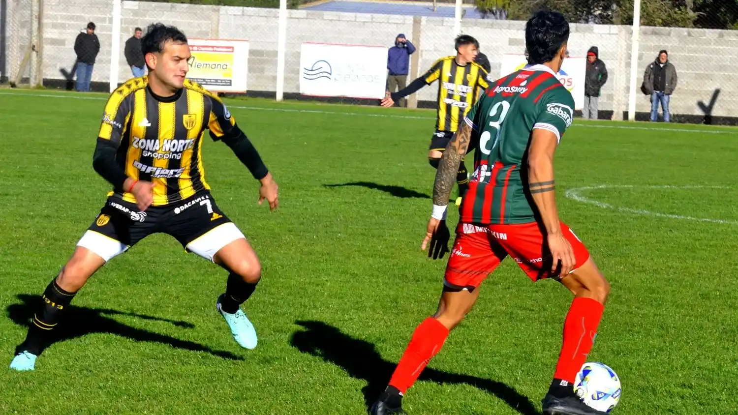 Julián Gómez no sigue en Santamarina.