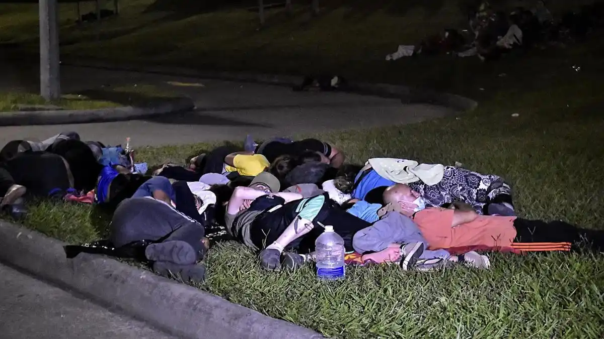 ¡EN LA FRONTERA CON HONDURAS! Guatemala expulsa a 74 venezolanos