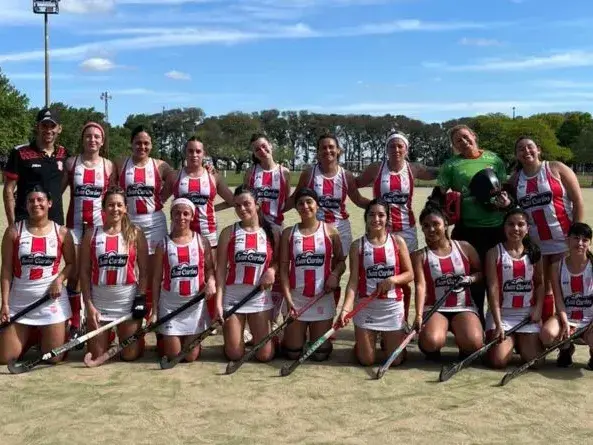 Las Leonas vencieron 2 a 1 a  Sarmiento de Humboldt. Foto: Redes
