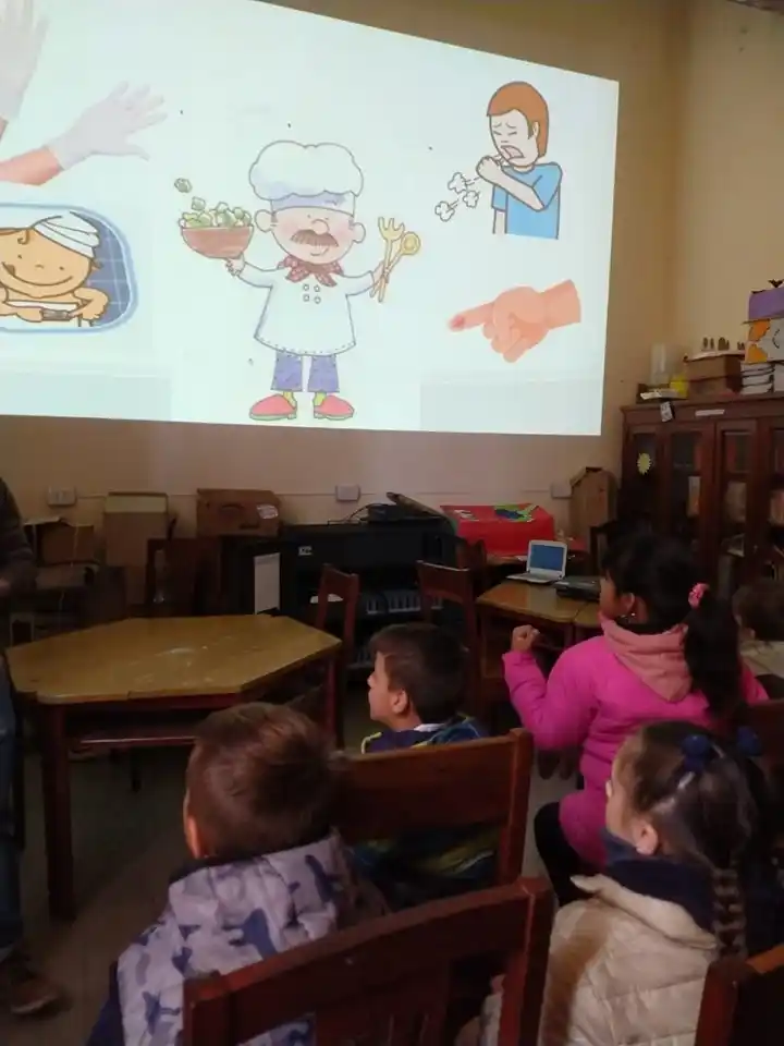 "Sembrando futuro", el proyecto que la Facultad de Bromatología en las escuelas