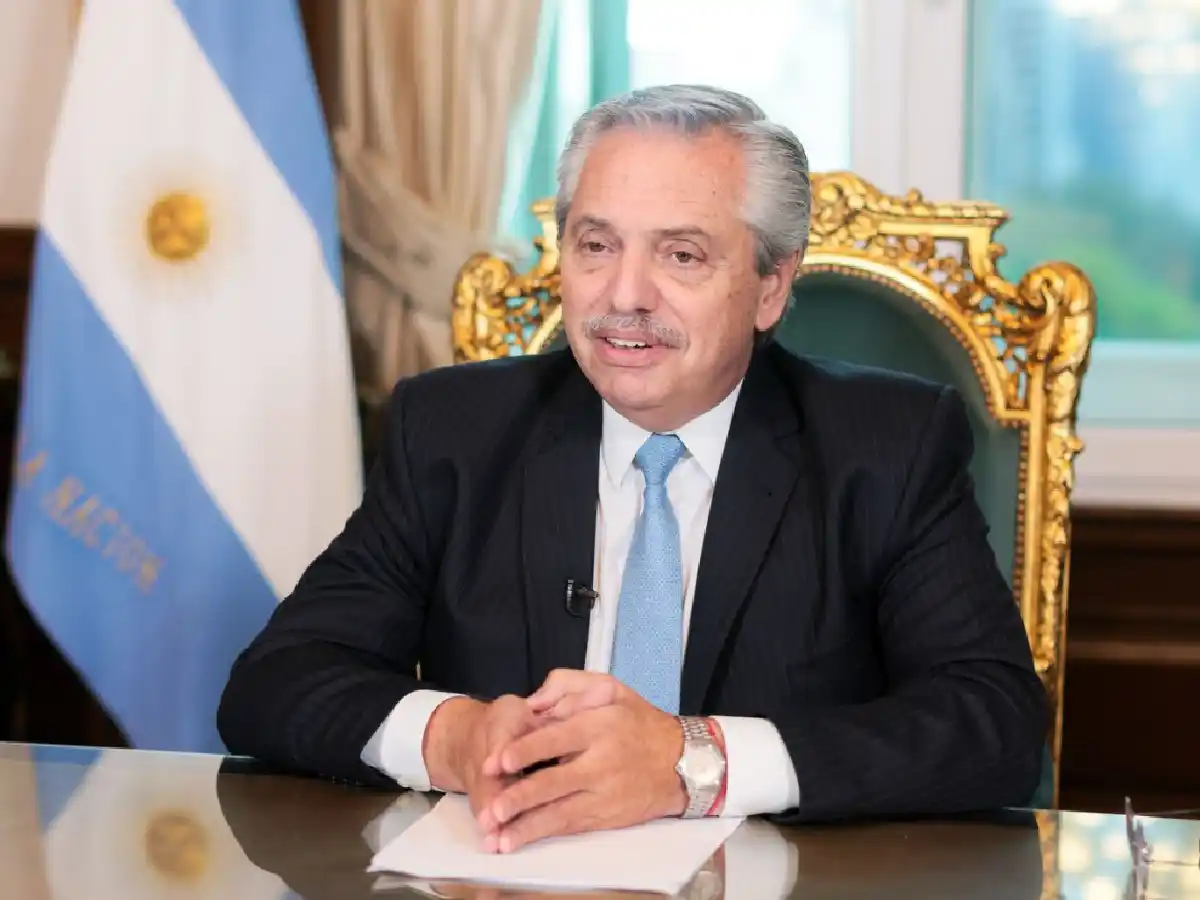 El Presidente ya tiene listo el decreto para relevar a Macri del secreto y que declare por espionaje