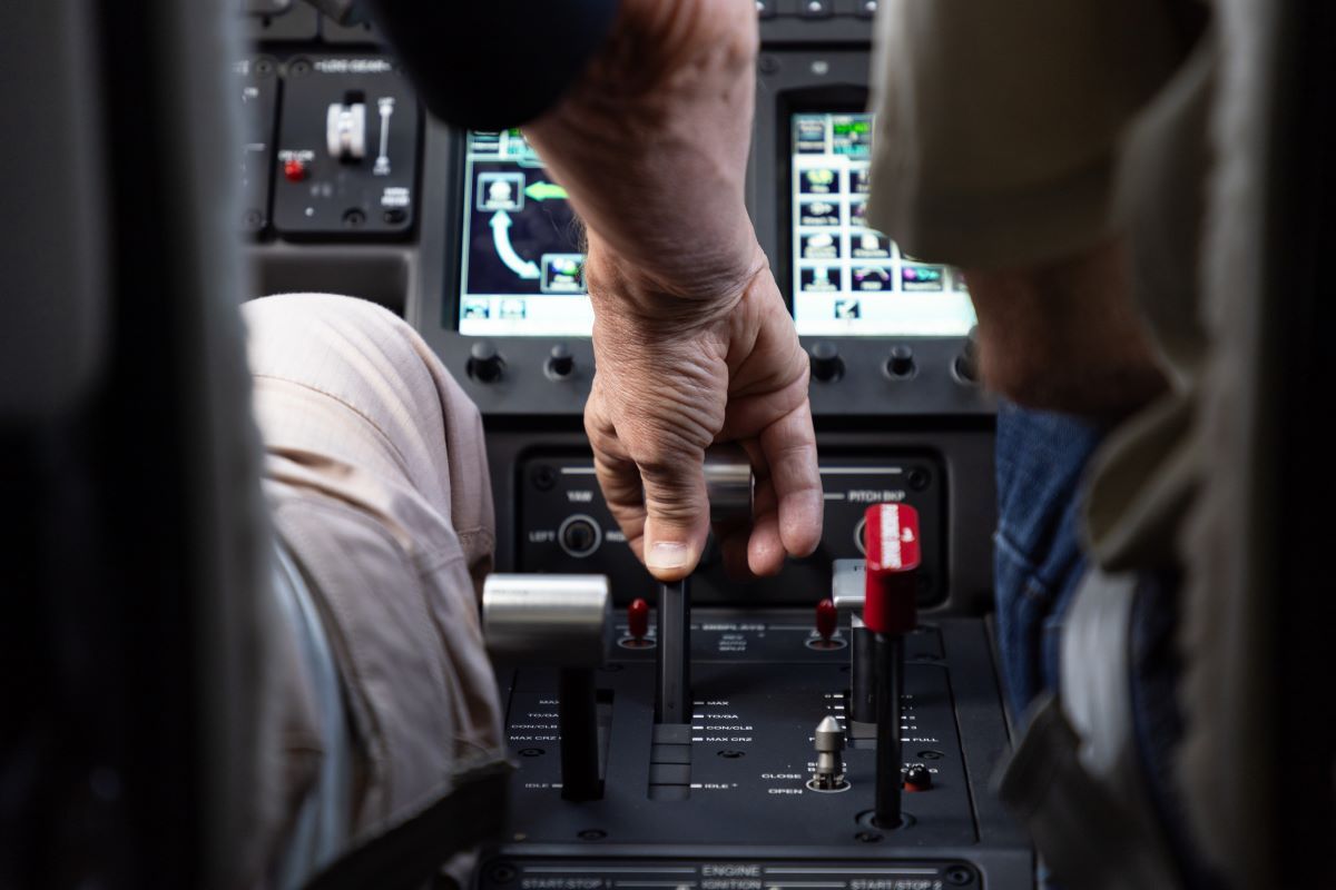 Embraer anuncia una nueva función de acelerador automático para el Phenom 300E