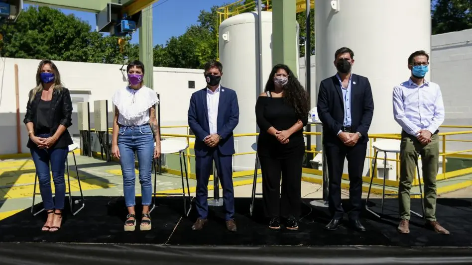 Kicillof, Mendoza y Galmarini inauguraron obras cloacales y de agua potable en barrio Itatí