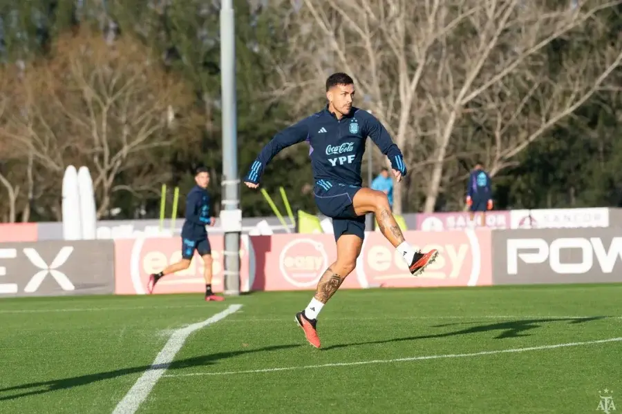 La Selección Argentina inició los entrenamientos y espera el arribo de Messi