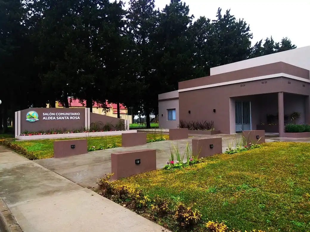 Aldea Santa Rosa celebra un nuevo aniversario con música, emprendedores y propuestas para toda la familia