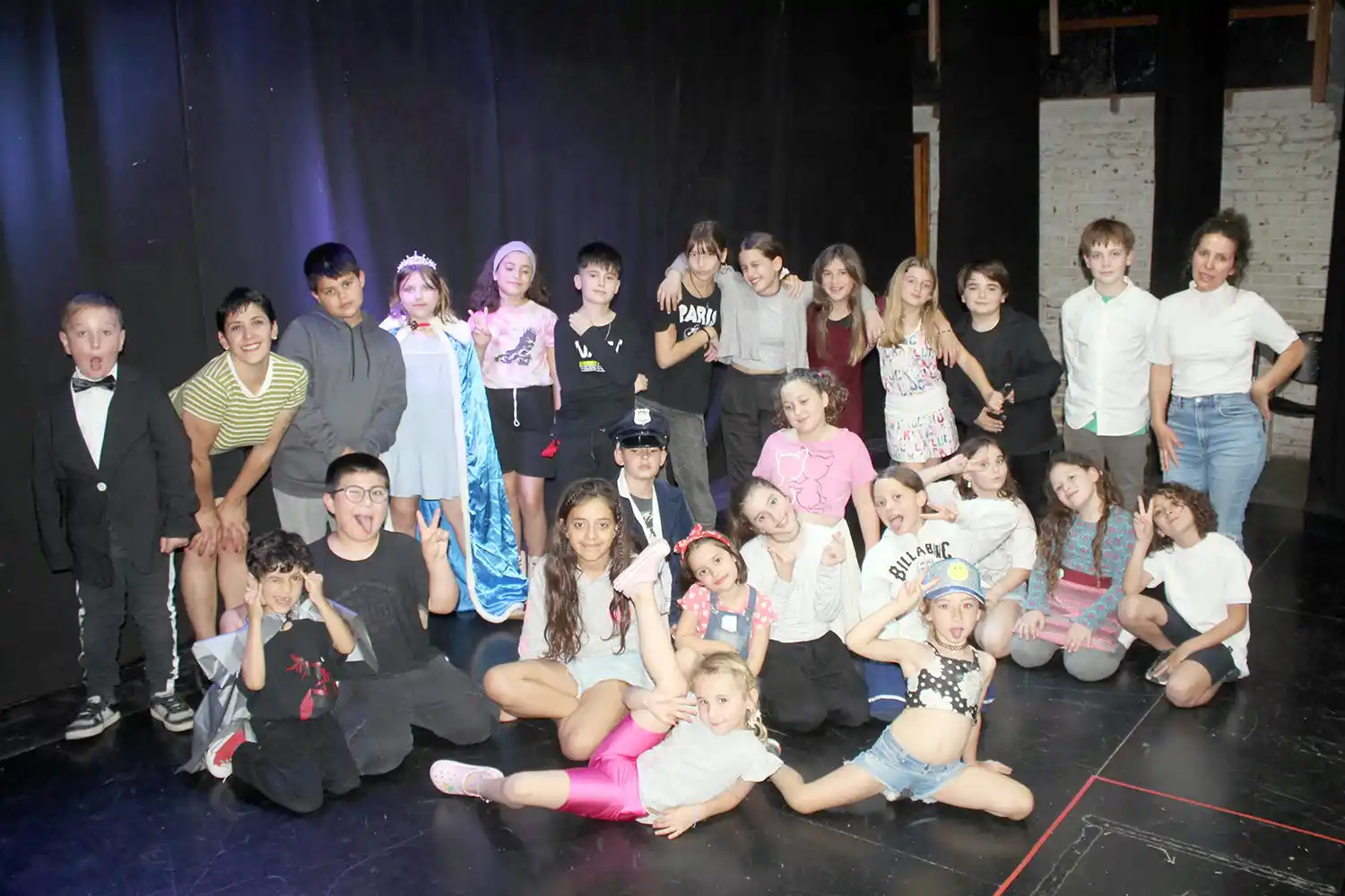 Teatro Municipal. Los chicos de los talleres de teatro y canto