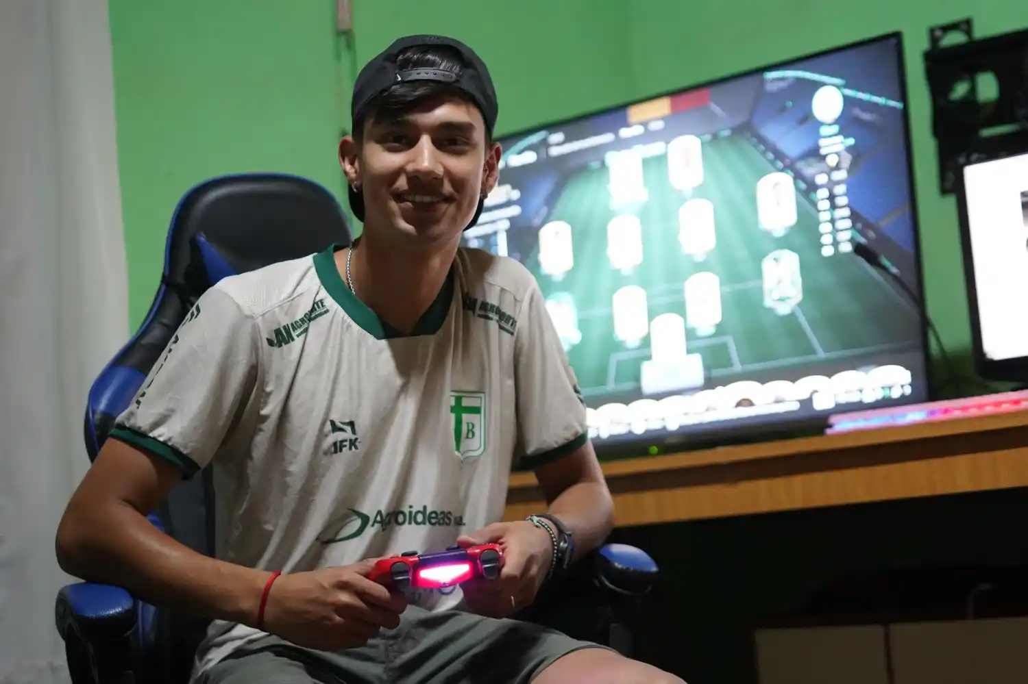 Mayco es oriundo de Frontera y tiene un gran talento para el FIFA.