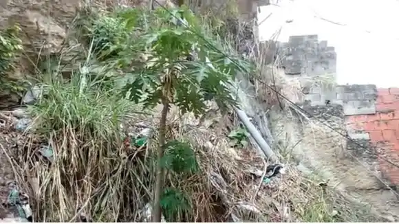 ¡LLEGARON LAS LLUVIAS! Decenas de viviendas en peligro de derrumbarse en San Agustín del Sur (+Reporte)