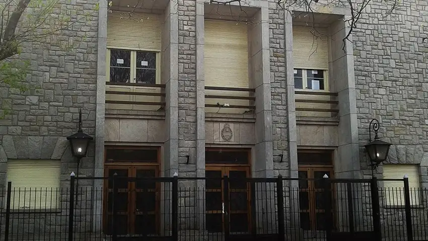 Le pidieron a las instituciones estatales que garanticen la presencia de equipos directivos para que personal de Camuzzi pueda reestablecer la conexión de gas.