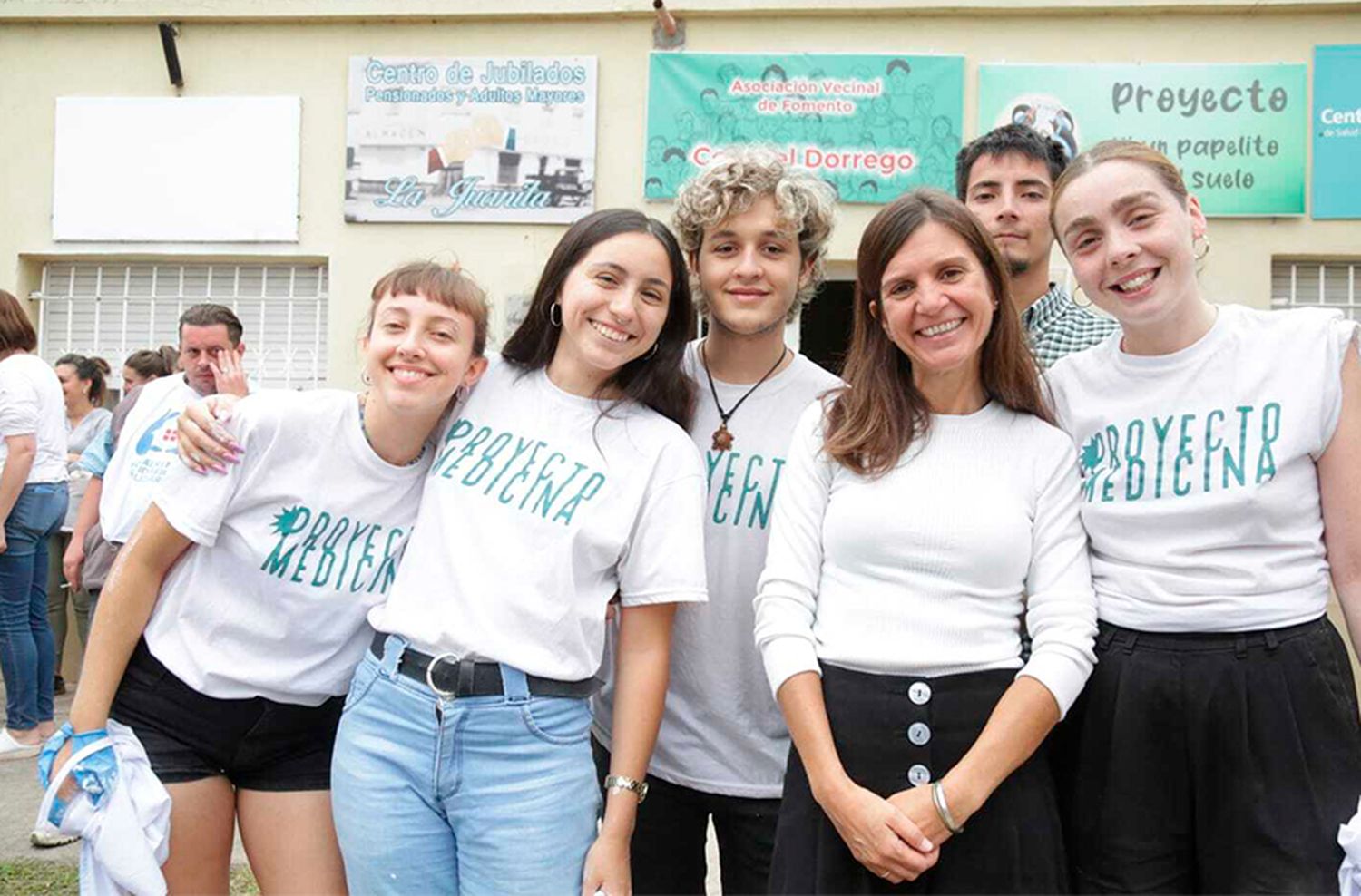Raverta participó de una jornada solidaria en el Centro Comunitario de Salud Mental Dorrego