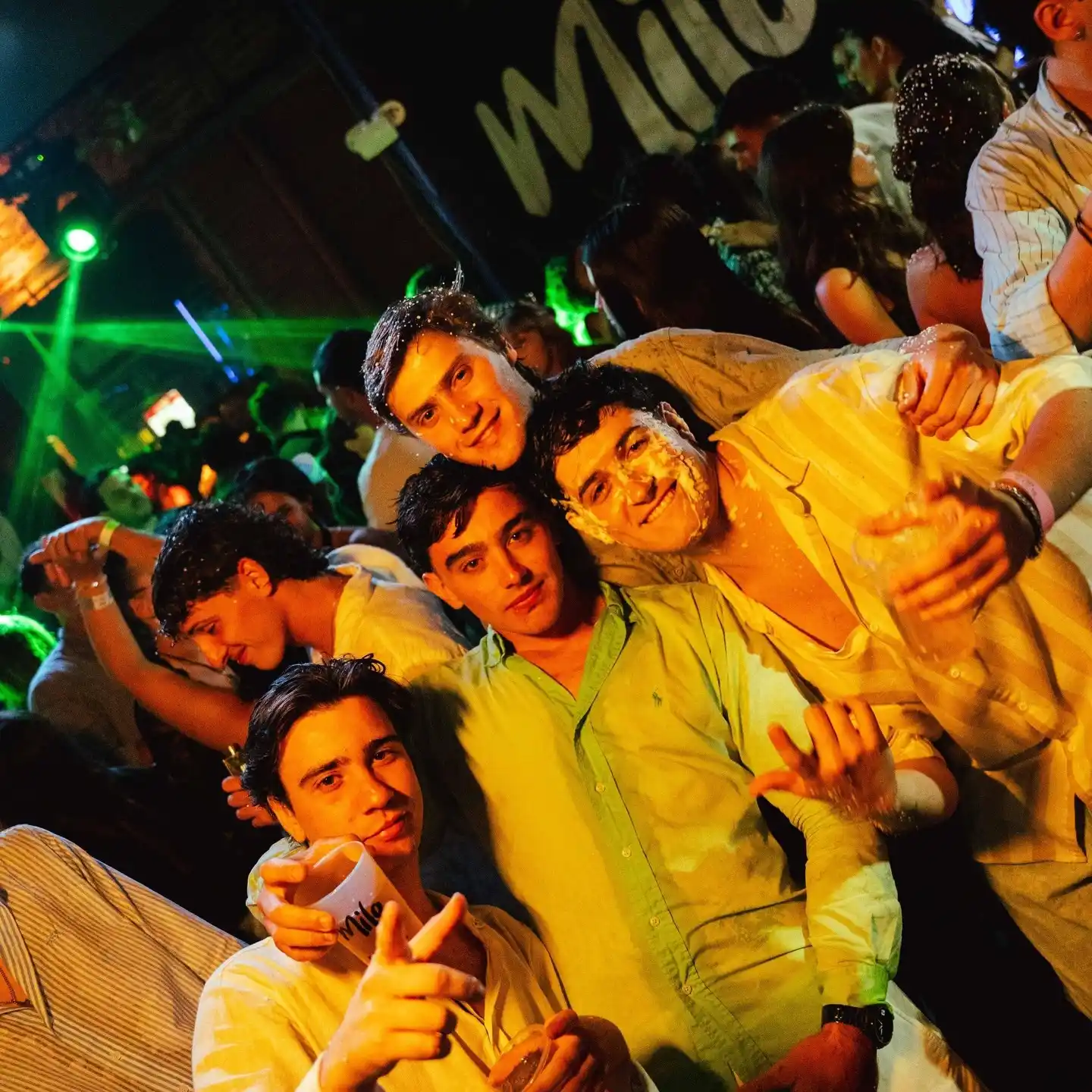 By Milo consolida su propuesta en el Corso y refuerza su compromiso solidario con el Hospital San Antonio