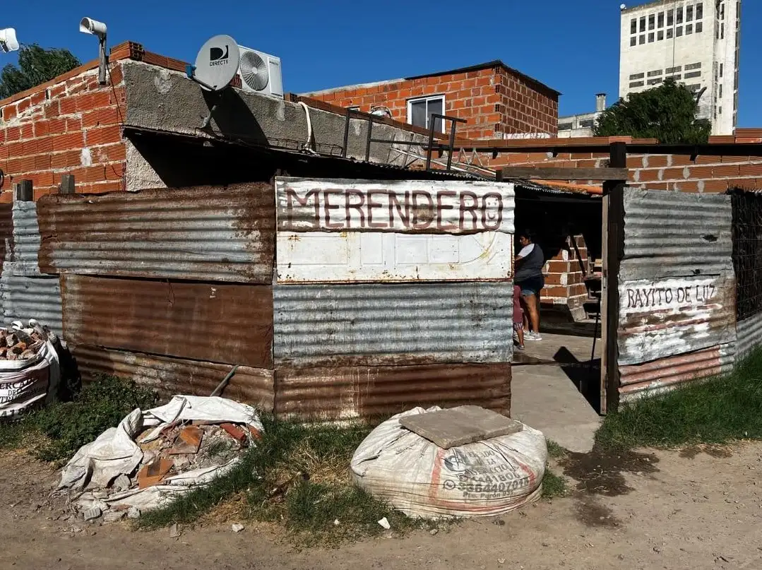 La pobreza aumentó y afecta al 39,2% de la población, según el INDEC