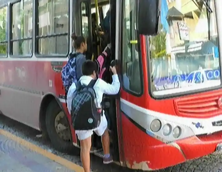 Transportistas escolares rurales siguen al aguardo de una reunión con el Consejo escolar