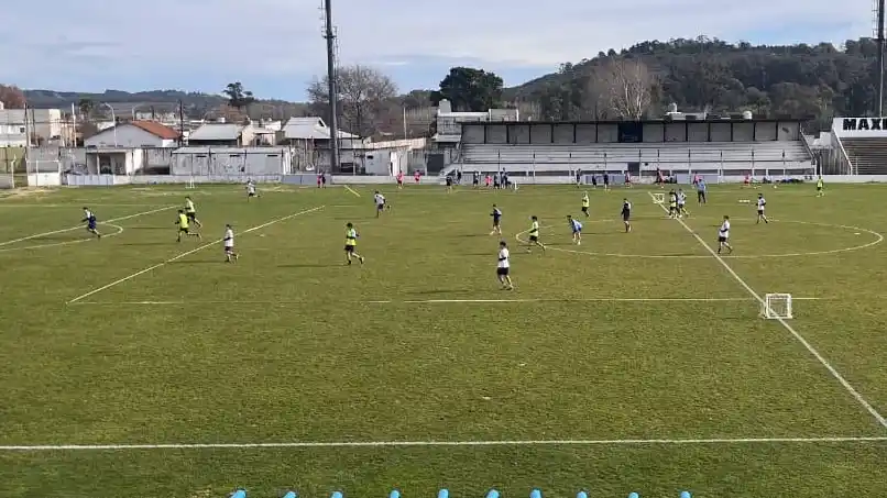 FOTO LIGA TANDILENSE DE FÚTBOL Un pasaje de un entrenamiento del seleccionado en el estadio San Martín.