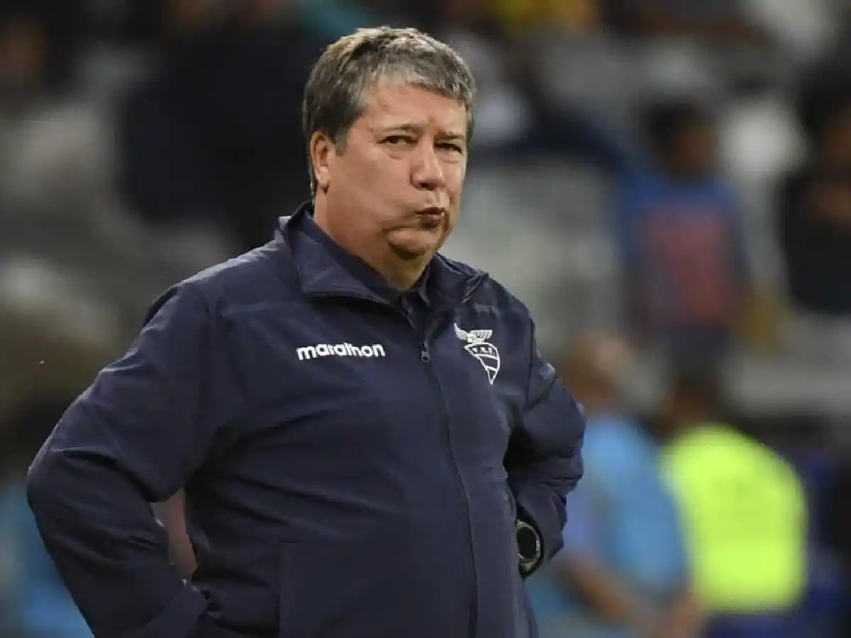 El "Bolillo" Gómez dejó de ser el DT de Ecuador