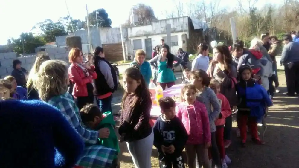 Festejo por el Día  del Niño organizado por vecinos de Villa Aguirre