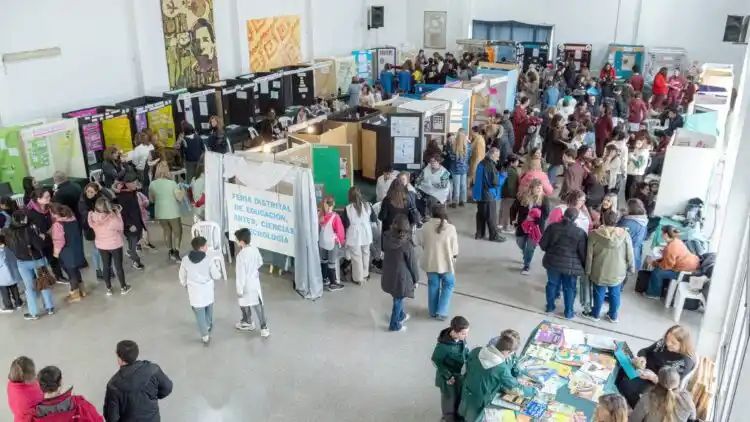 En Secundaria 3. Se realizó el evento de ciencia