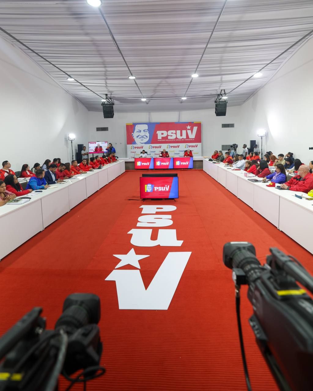 Cabello repudia atentado contra Miguel Uribe: «La violencia en Colombia es política»