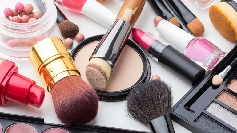 La ANMAT prohibió más de 40 cosméticos por no contar con registro sanitario