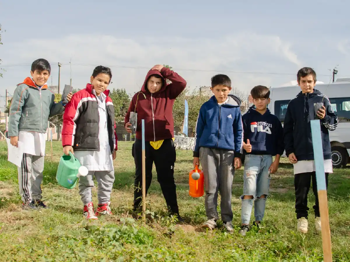 Ciudad de Córdoba: plantaron más de 200 árboles autóctonos en la semana del ambiente