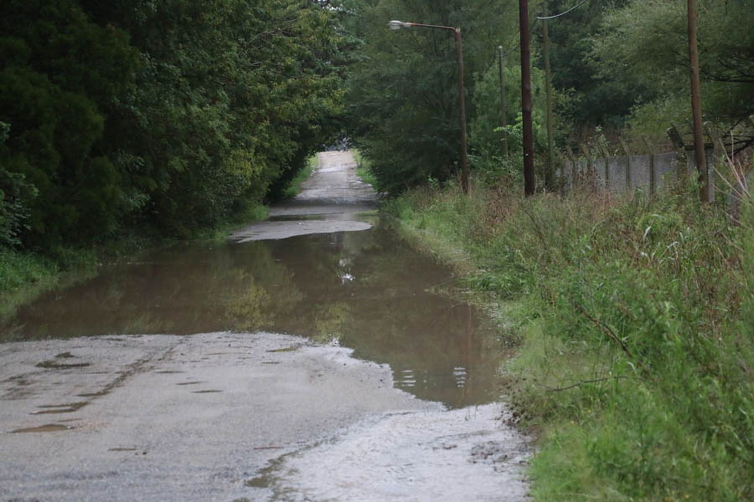 Por las lluvias evacuaron a tres familias y asistieron en un caso de Covid positivo