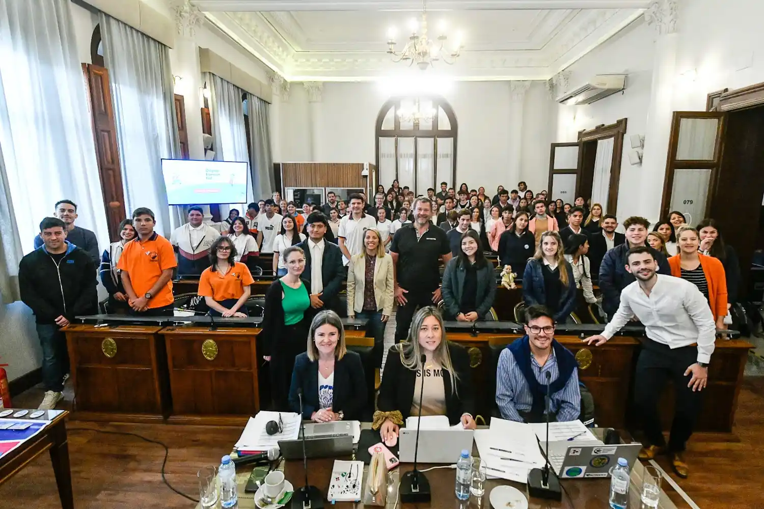 Stratta celebra los 30 años del Senado Juvenil