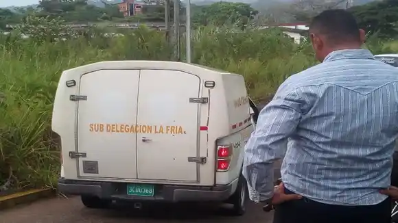 Lo asfixiaron y lo lanzaron a la carretera: hallan el cadáver de un hombre de 53 años en una vía en Táchira