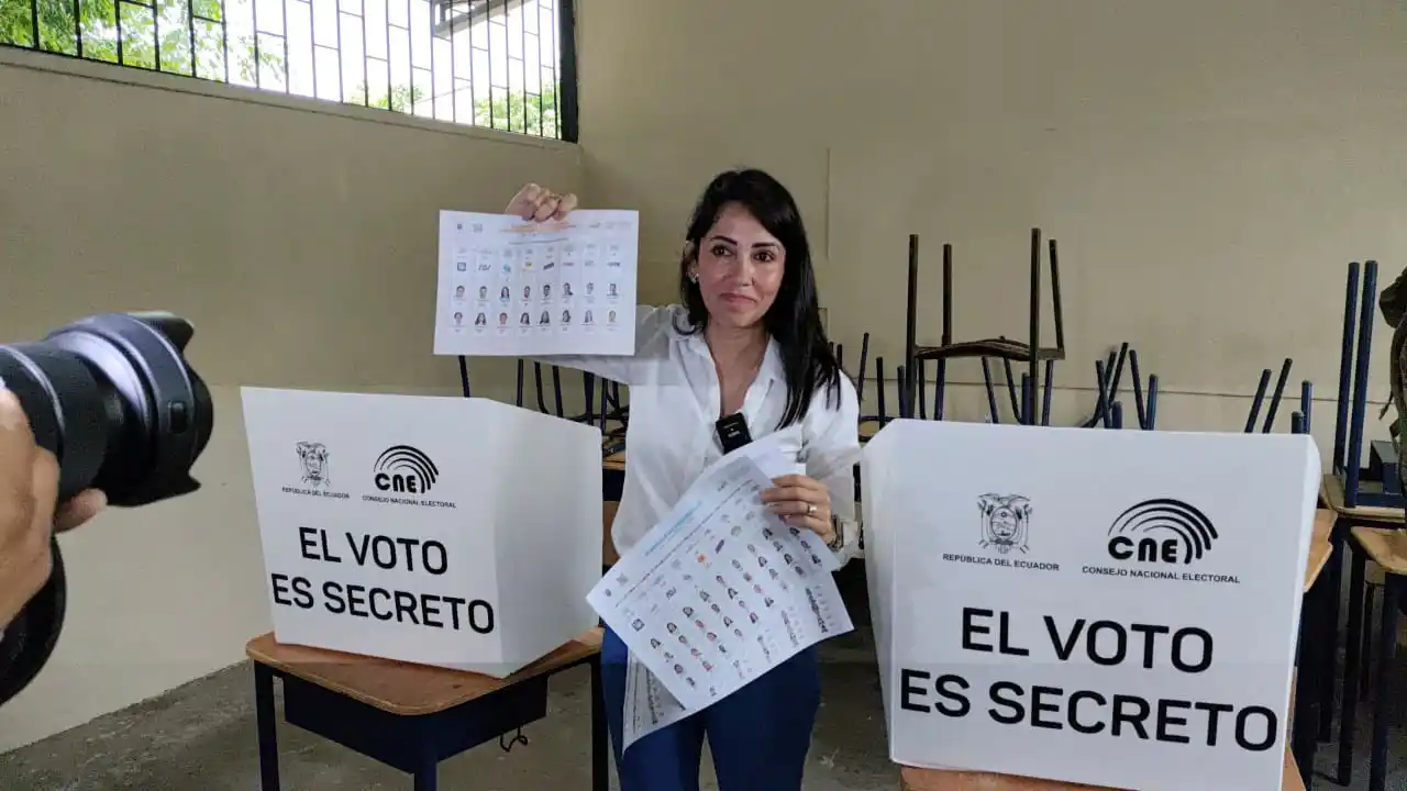 Luisa González es una de las candidatas que pasó a la segunda vuelta.