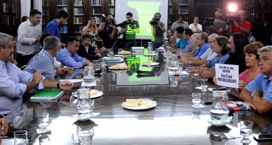 Docentes bonaerenses rechazaron la propuesta y siguen las medidas de fuerza