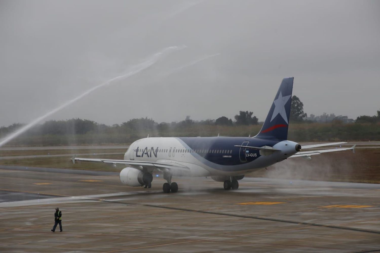 LATAM Argentina empezó a volar entre Tucumán y Bariloche