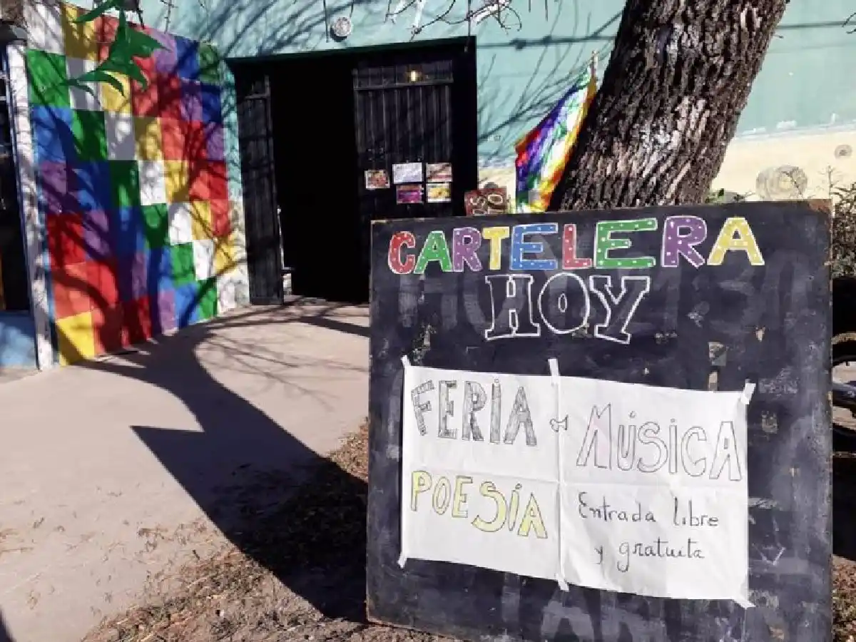  Feria de artesanías y lectura  este domingo en  Somos Viento 