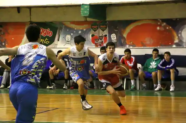 Gualeguaychú derrotó 88-74 a Colón en el inicio del Provincial U19