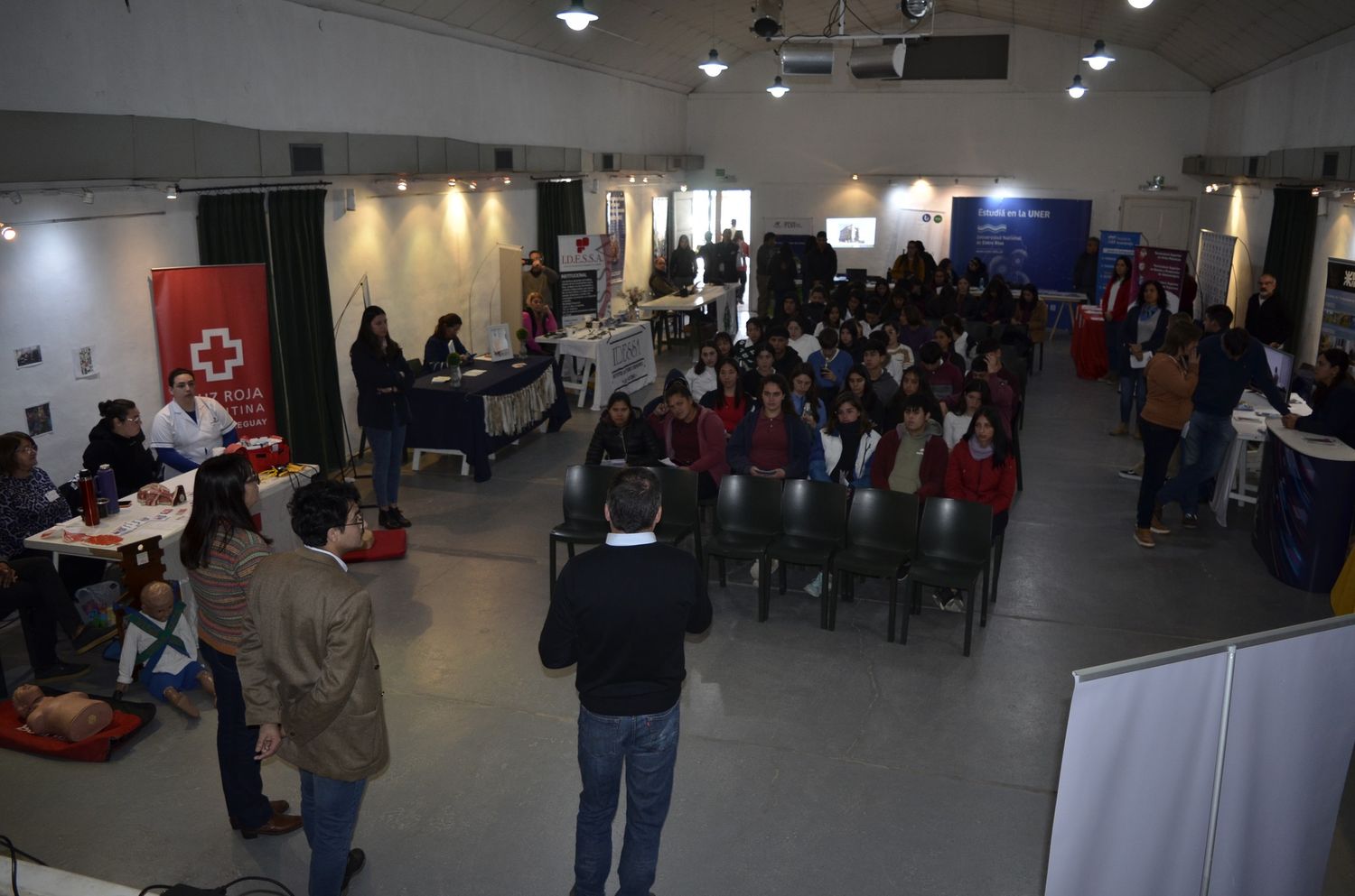 Estudiantes de Larroque vivieron su Feria de Carreras