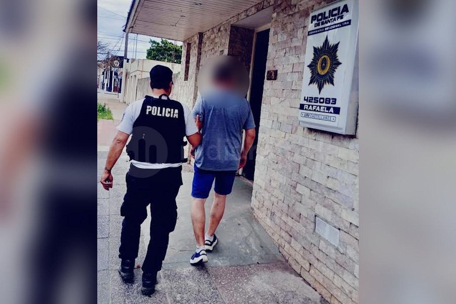 Incumplió una prohibición de acercamiento y se metió a la casa de su expareja