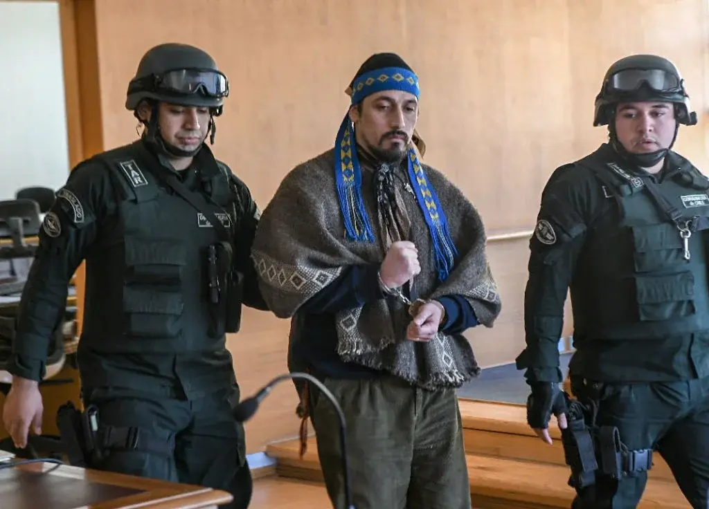 El documento de la Corte Suprema de Justicia determina que el líder mapuche deberá cumplir lo que le queda de la pena en Chile