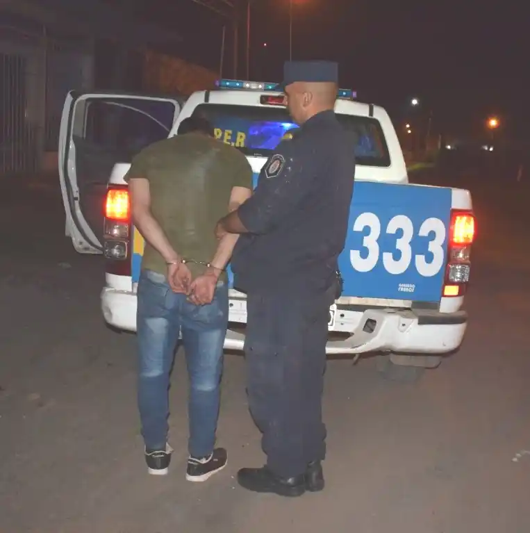 El dueño de casa sorprendió al ladrón y lo retuvo hasta que llegó la Policía