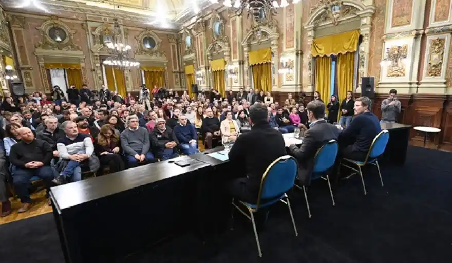 Kicillof encabezó la presentación del Instituto Provincial de Asociativismo y Cooperativismo