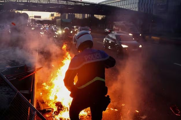 Los manifestantes se movilizaron en rechazo a los recortes presupuestarios