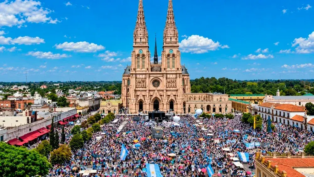 Luján se prepara para la llegada de León XIV.