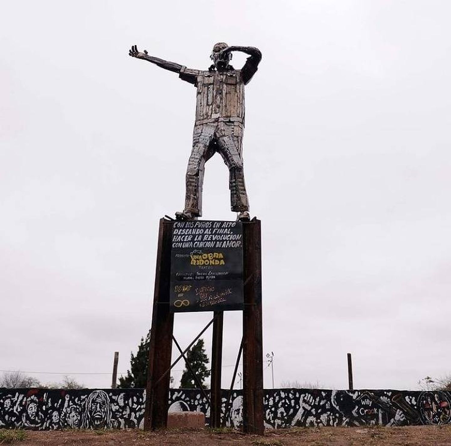 El Indio Solari tiene su escultura en La Matanza