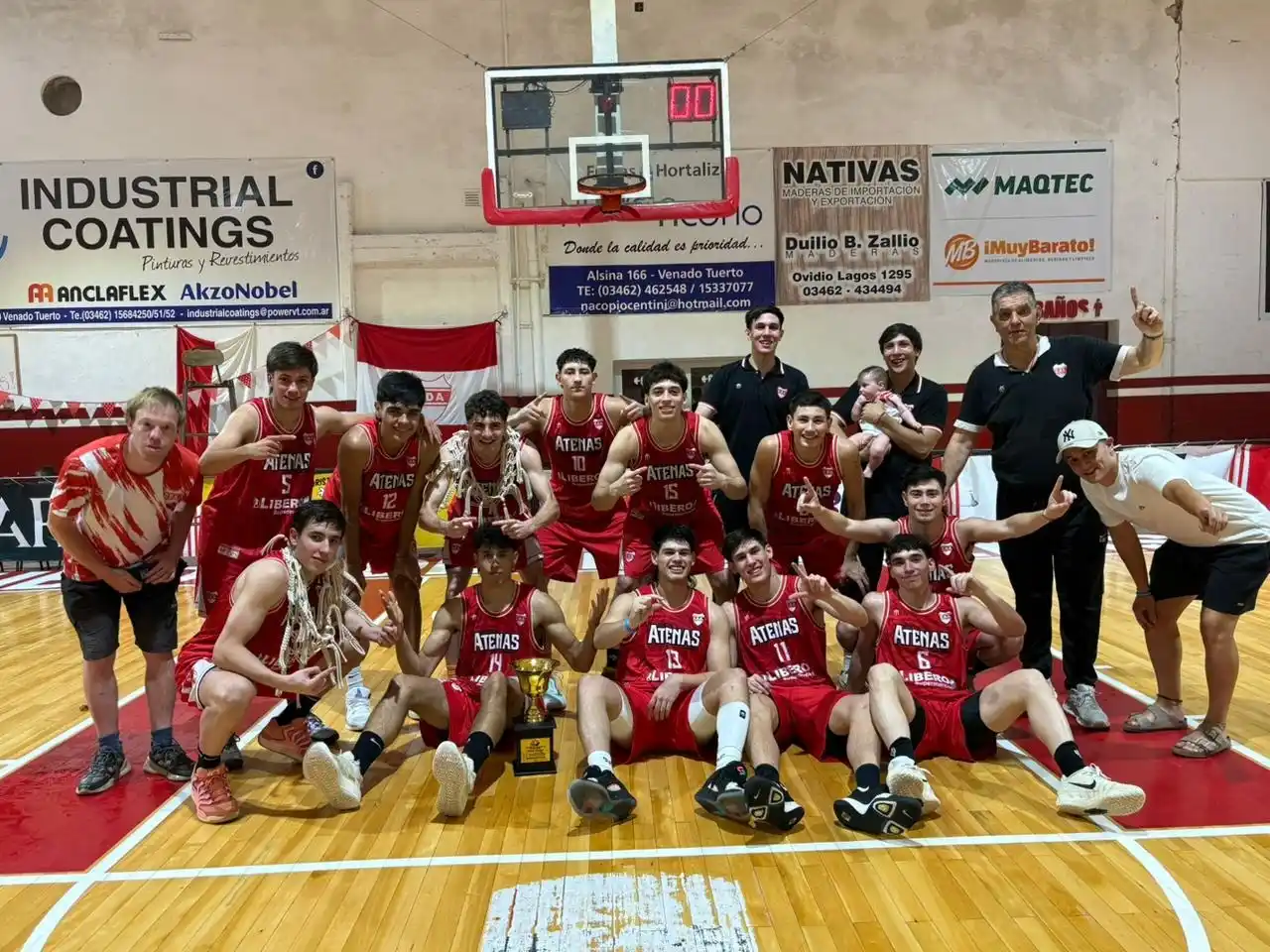 El Griego se quedó con una merecida copa en un gran año deportivo. Foto: Cata Grossi Kozyra