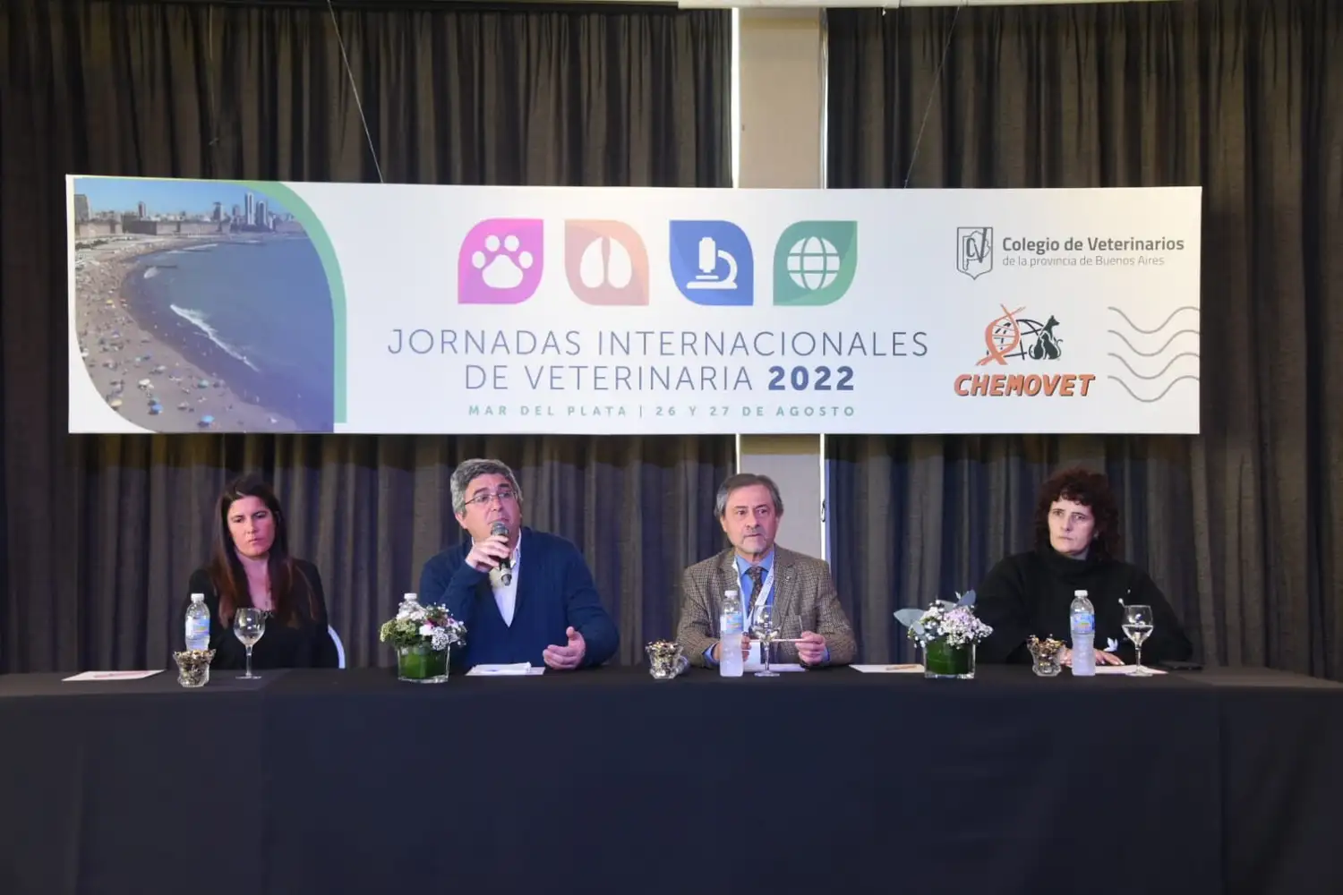 "La articulación entre los profesionales y el Ministerio es fundamental para impulsar la sanidad"