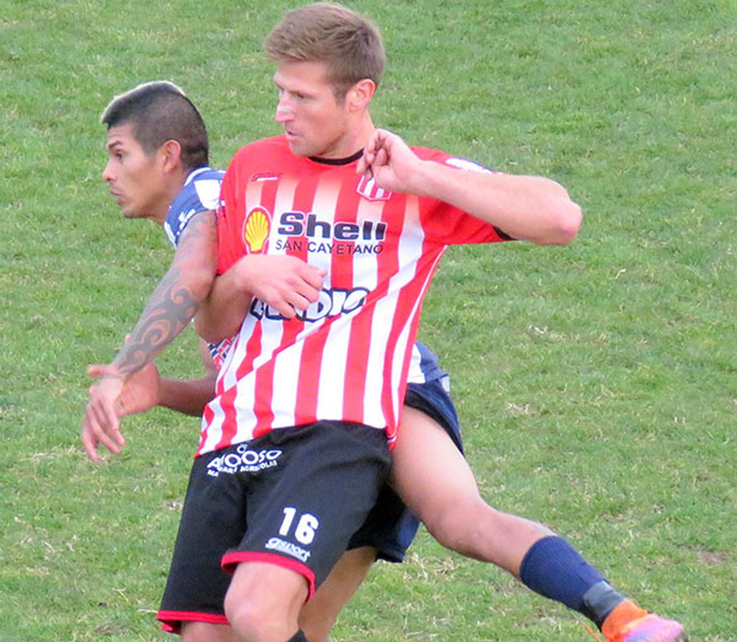 Fútbol: se jugará esta tarde la primera final
