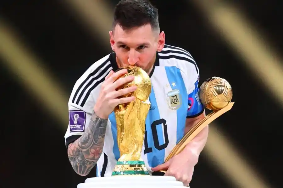 Brasil admira a Messi: fue invitado a dejar su firma en el Maracaná