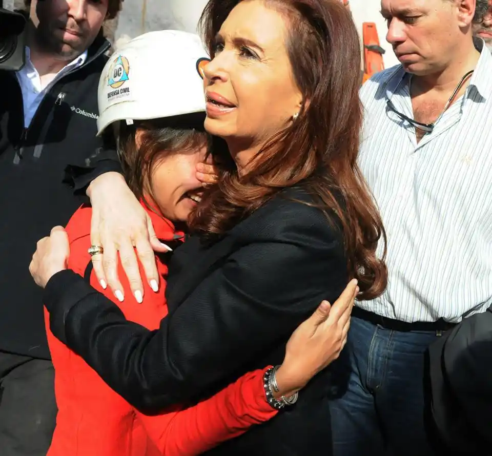 Cristina visitó la zona de la tragedia luego de la explosión