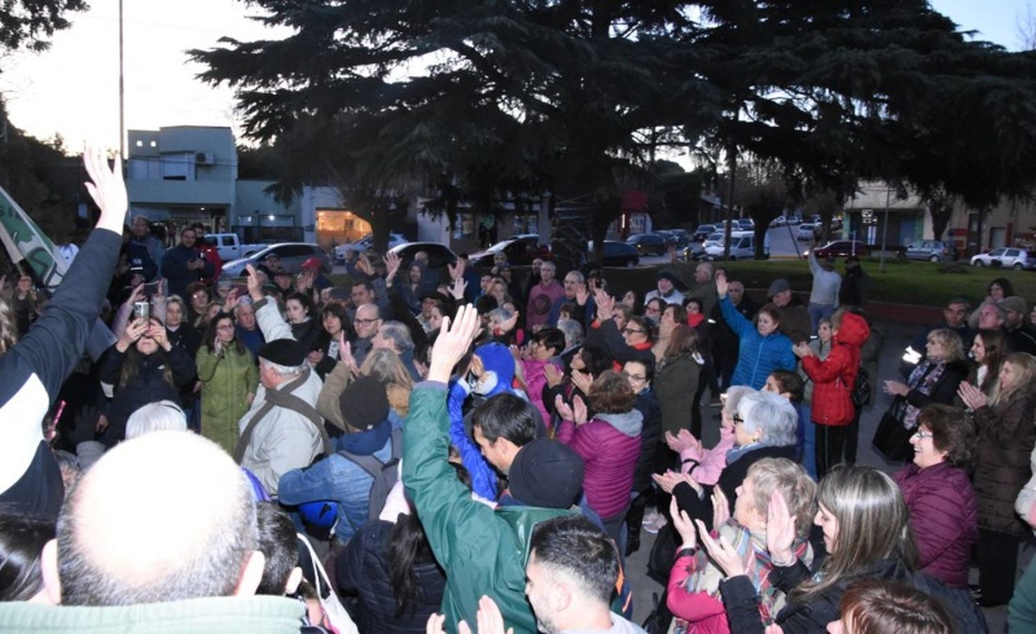 Protesta de vecinos en Olavarría por el desplazamiento de un delegado municipal: “Se tiene que respetar la decisión del pueblo”