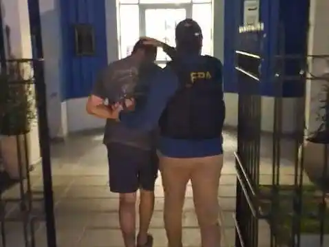 Cayó un utilitario que transportaba más de cien dosis de cocaína para vender en la región